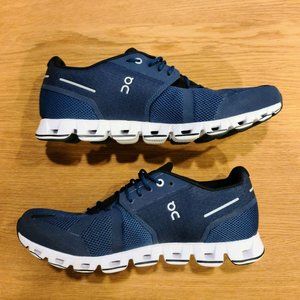 On Cloud Running Shoes size 9M Navy Blue